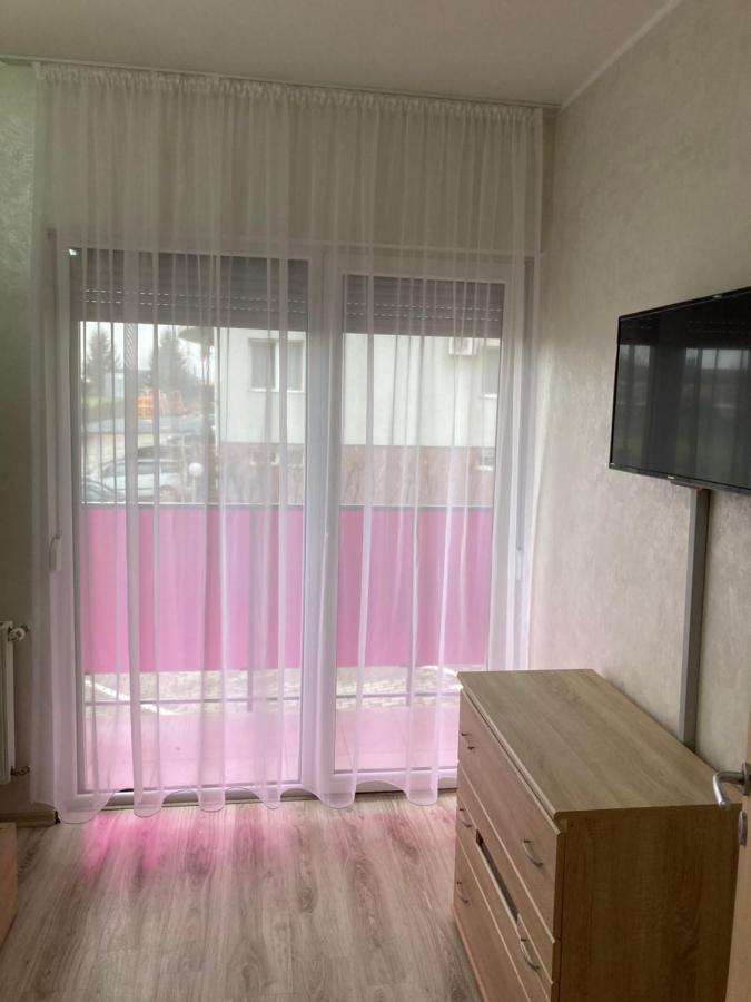 Bhoeme Apartament Орадеа Екстериор снимка