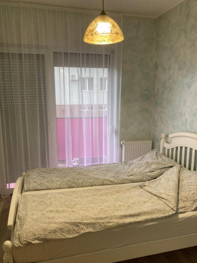 Bhoeme Apartament Орадеа Екстериор снимка