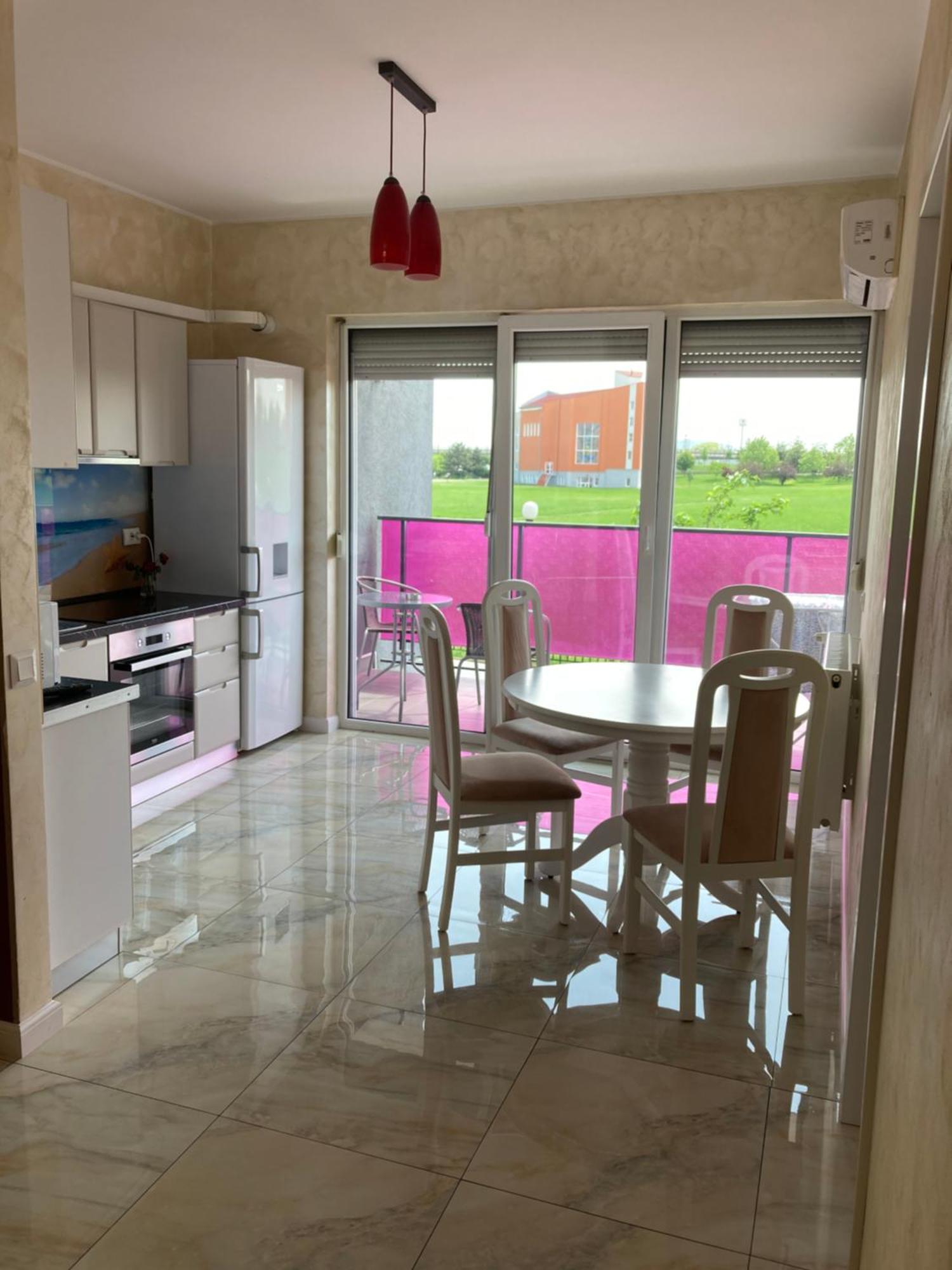 Bhoeme Apartament Орадеа Екстериор снимка