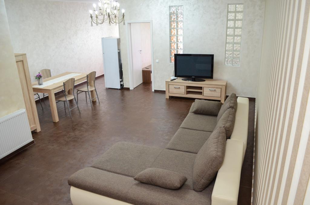 Bhoeme Apartament Орадеа Екстериор снимка