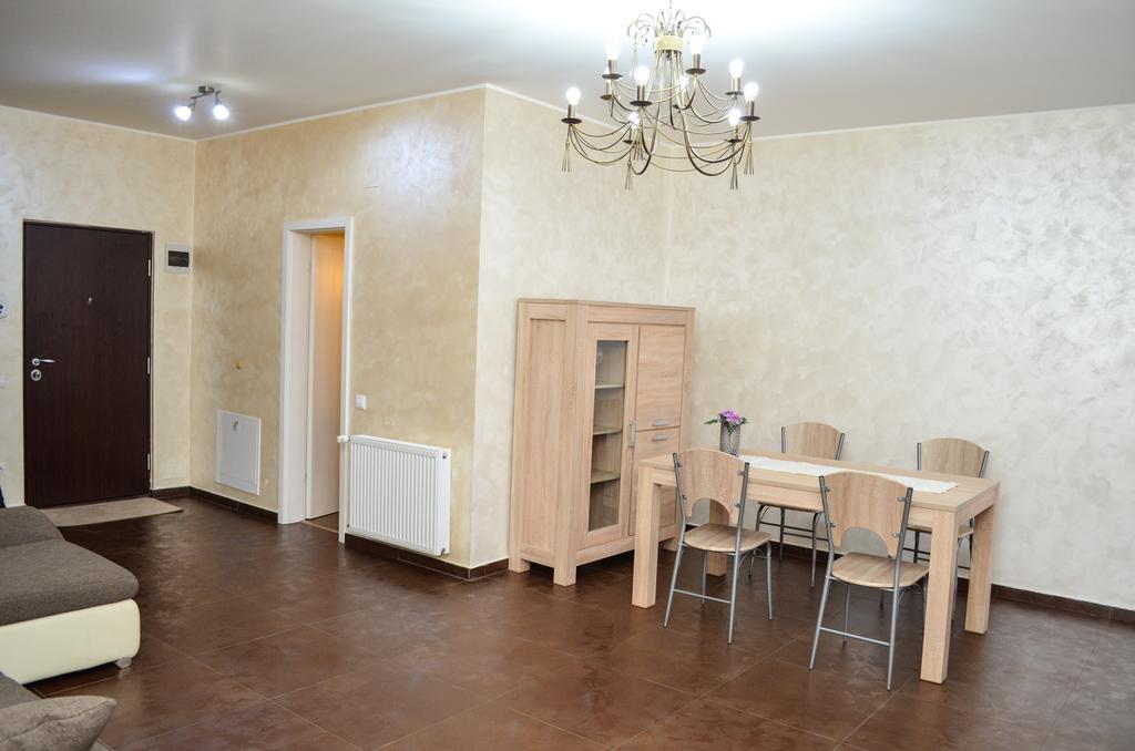 Bhoeme Apartament Орадеа Екстериор снимка